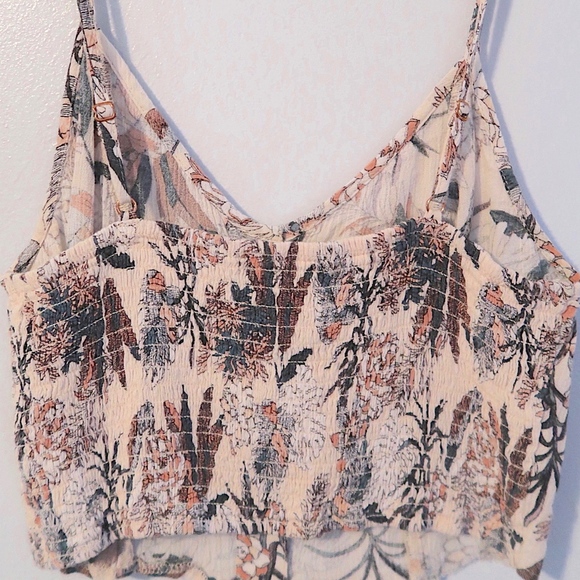 Floral Crop Top - Picture 4 of 4